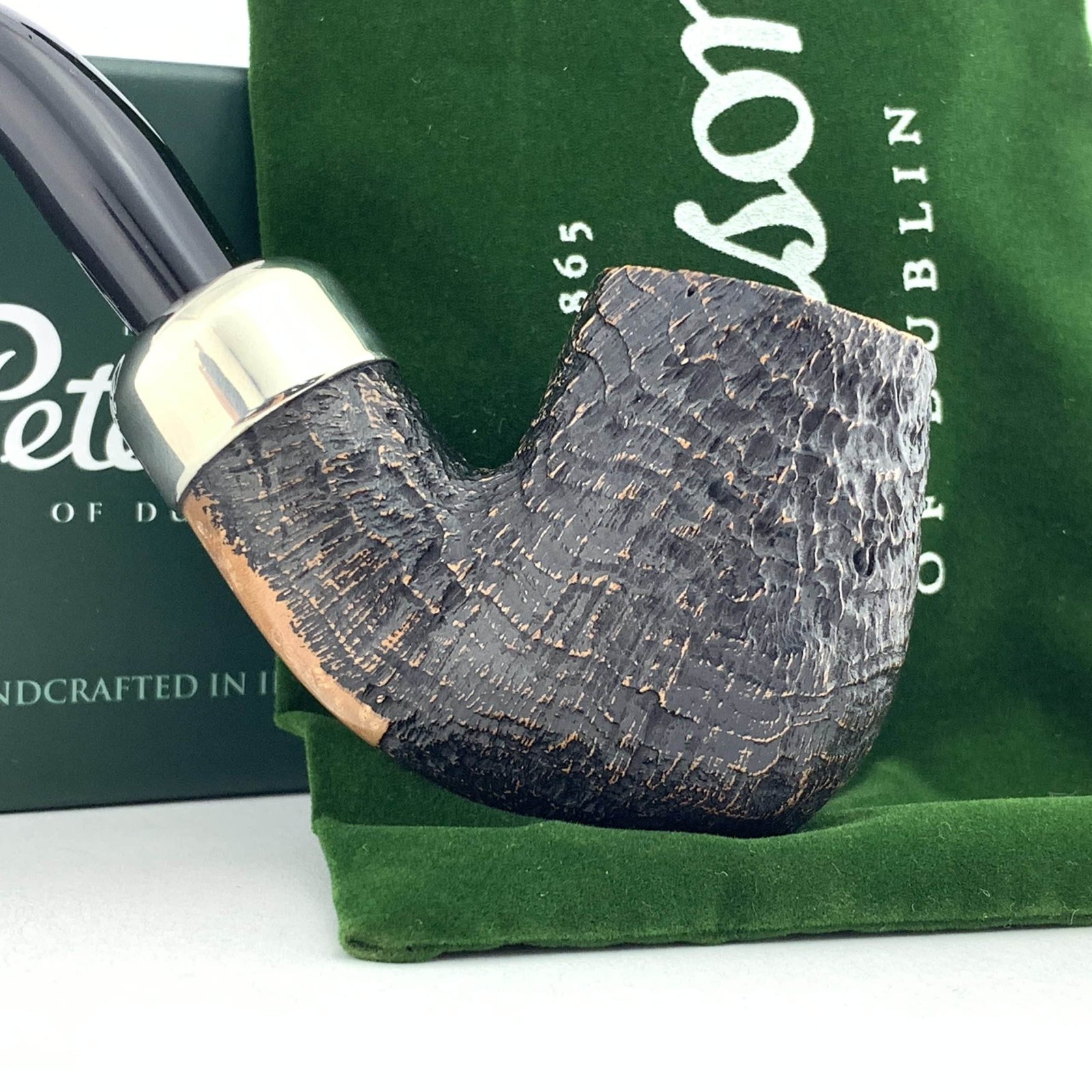 Peterson Pipe: Arklow Sandblasted (XL90) Fishtail Bent Billiard - Image 5