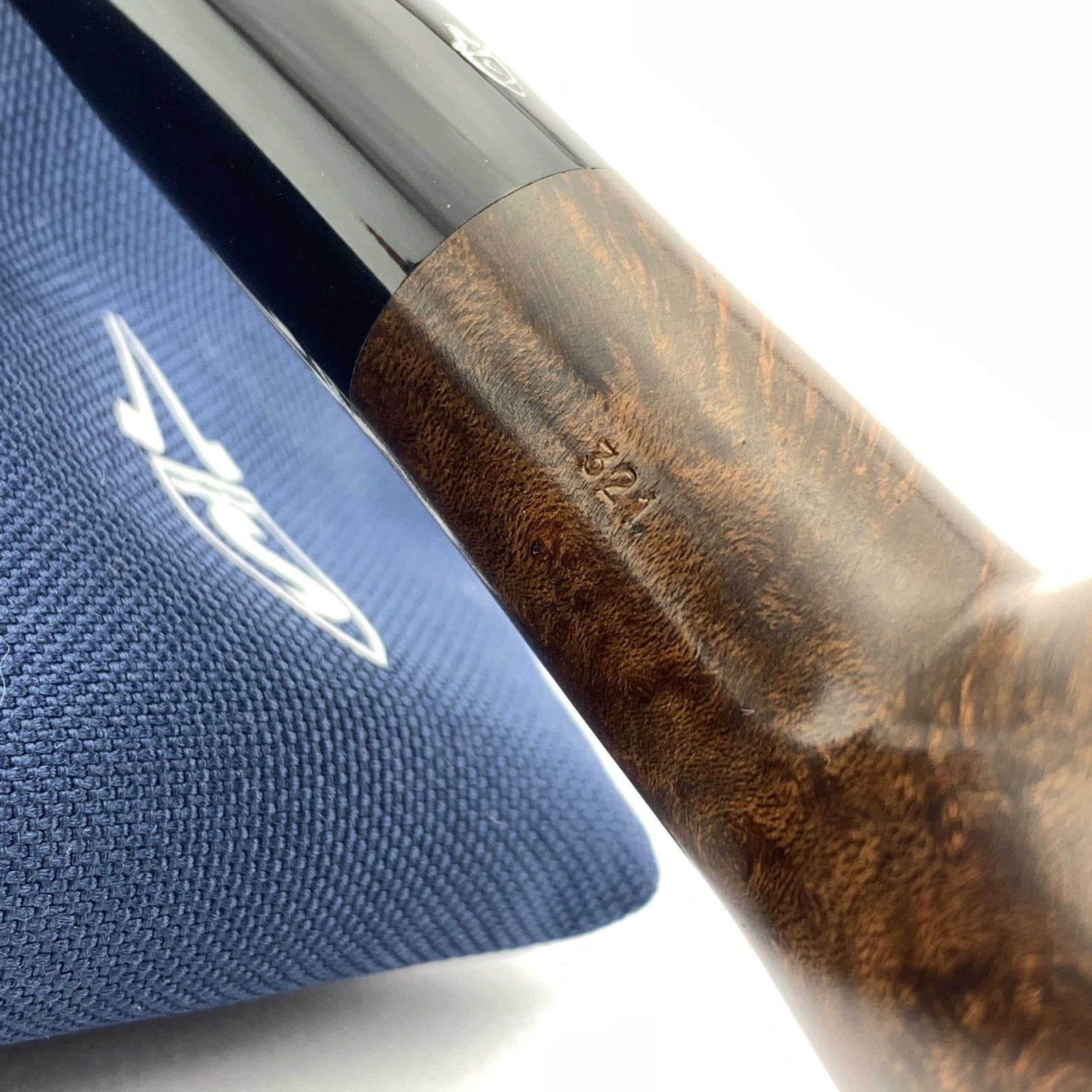 Savinelli Pipe: One Starter Kit Smooth (321) (6mm) Author Pipe - Image 6